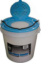 PLASTIC 2-PC BAIT BUCKET